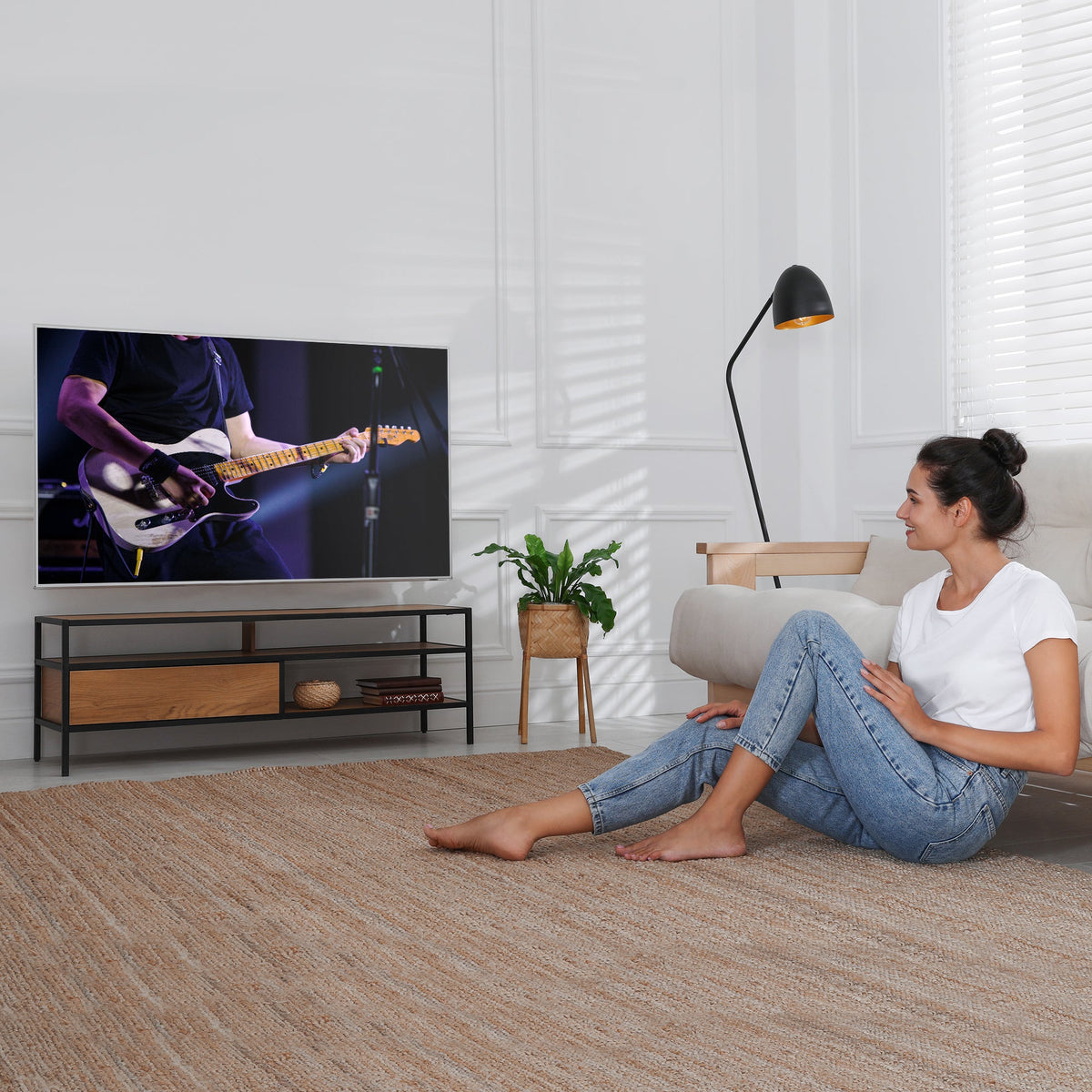 BONTEC TV Wall Bracket, Universal TV Wall Mount for 32-70 Inch, Extra Long Articulated Arm 850mm, Tilt Swivel Rotate Full Motion, VESA Wall Mount Max 400x400mm, 60kg Load